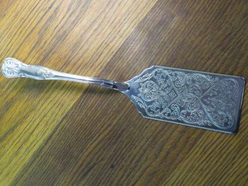Vintage silver plated square cake lifter