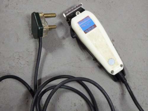 WAHL Multi-cut clippers - Working - No combs