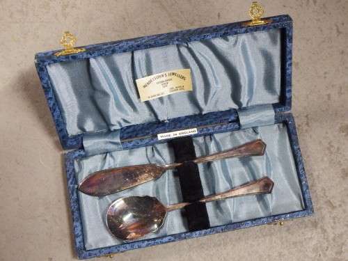 Mendle Sohn`s Jewellers Established since 1876 butter and jam cutlery set in box - Made in England