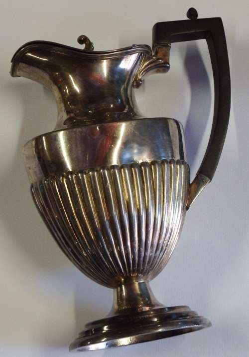 Vintage silverplated claret jug pitcher with lid - Some small dents