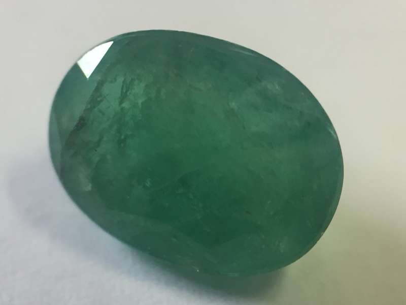 Natural Emerald of 3.66 carat - Oval mixed slight bluish green with Gemlab certificate