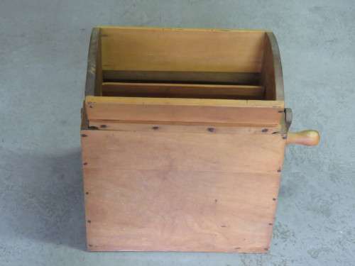 Vintage wooden hand crank flour sifter - No sieve