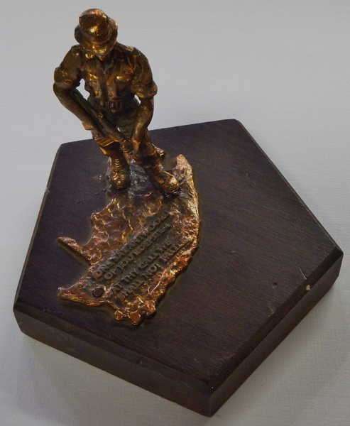 SADF "Troepie" plaque - Rifle tip broken
