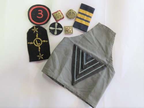 Lot of military cloth badges