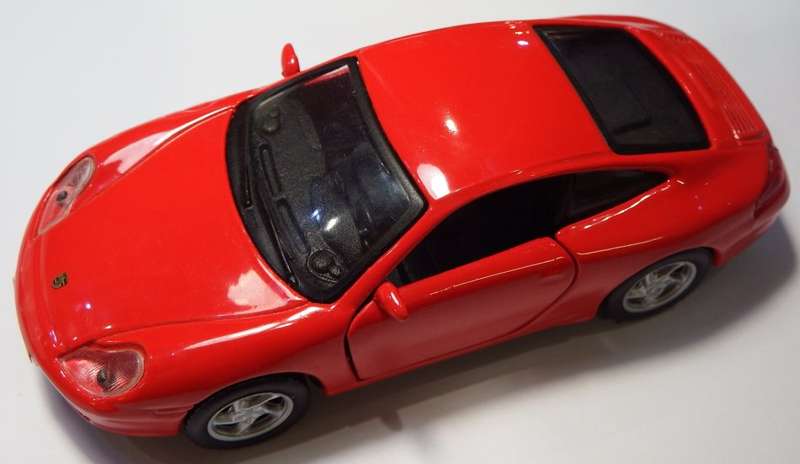 Maisto 1997 Porsche 911 Carrera - Scale 1/38