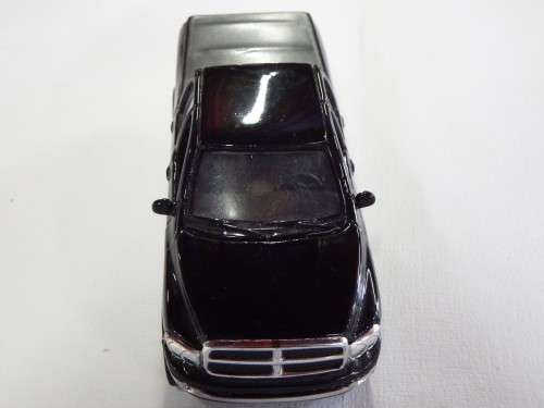 Maisto 2002 Dodge RAM  Quad cab - Scale 1/50