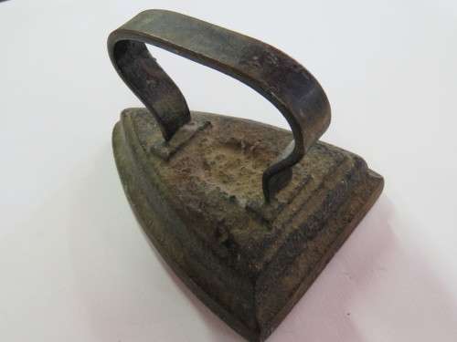 Antique Cast Iron sad iron