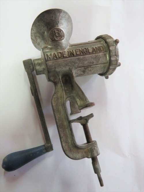 Vintage Spong-London No. 8 meat mincer - No. blade and spinal