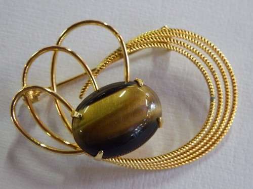 Vintage Tiger`s eye brooch
