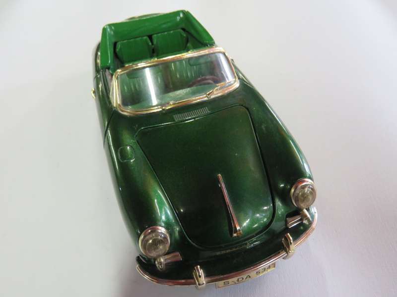 Burago Porsche 356 B 1961 model car - Scale 1/18