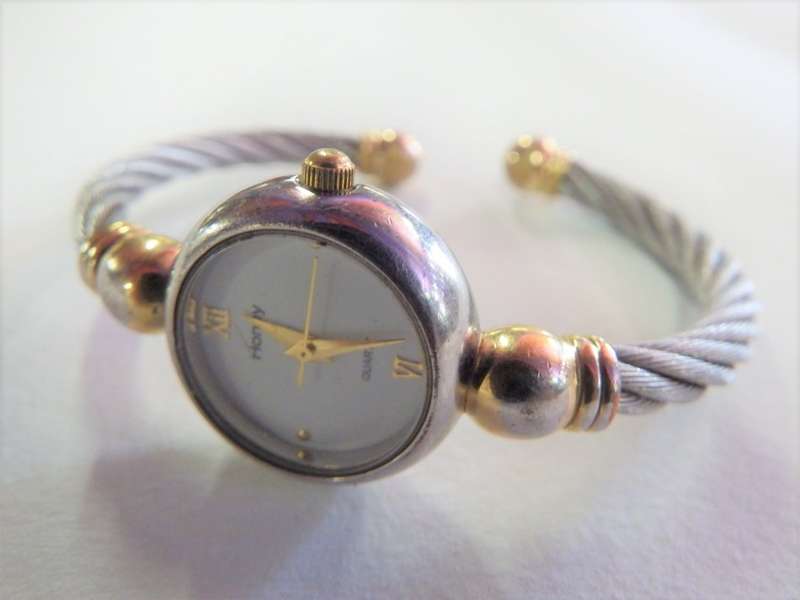 Honey Quartz ladies bangle watch - Working