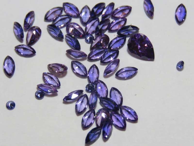 9.93 carat of unknown purple gemstones - Clear and ex jeweller's stock