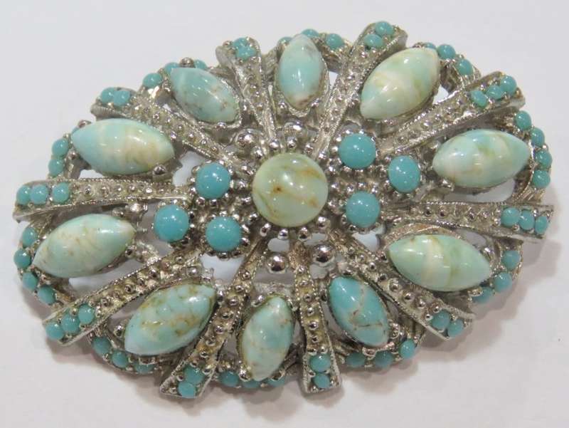 Vintage Rhodium plated costume jewellery brooch