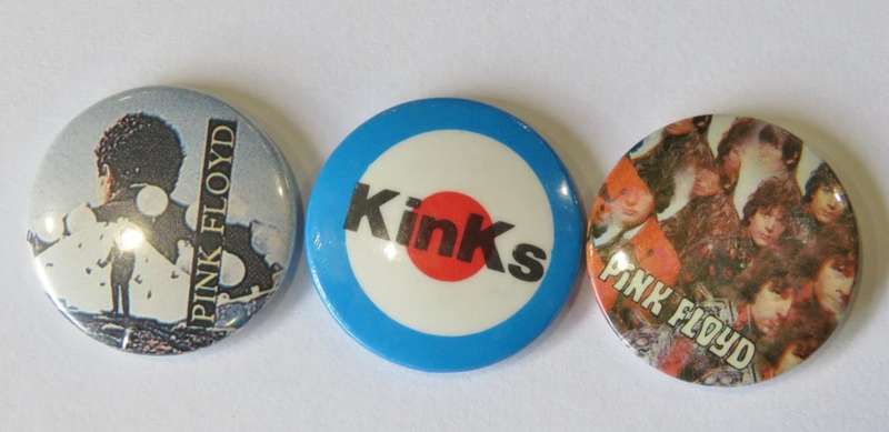 Lot of 3 Pink Floyd and kinks tinnie badges