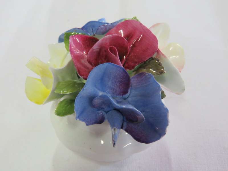 Royal Albert sweet pea table flower ornament - Some small chips