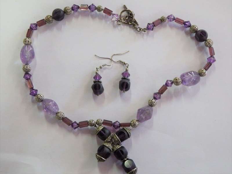 Purple stone costume jewellery necklace and earrings - Necklace 31cm