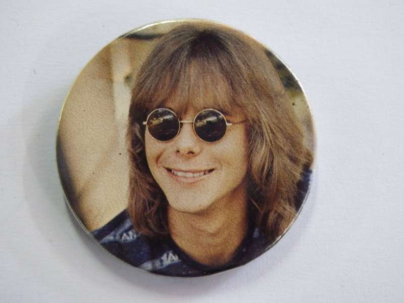 John Paul Young lapel tinnie badge