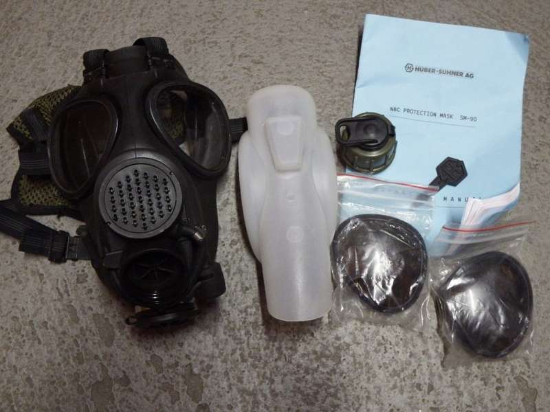 Huber and Suhner SM-90 NBC protection gas mask with darker lenses, NBC bottle cap