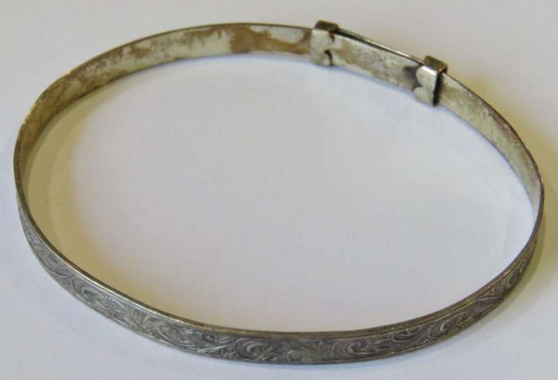 Antique hallmarked sterling silver bangle - Weighs 4,7 grams