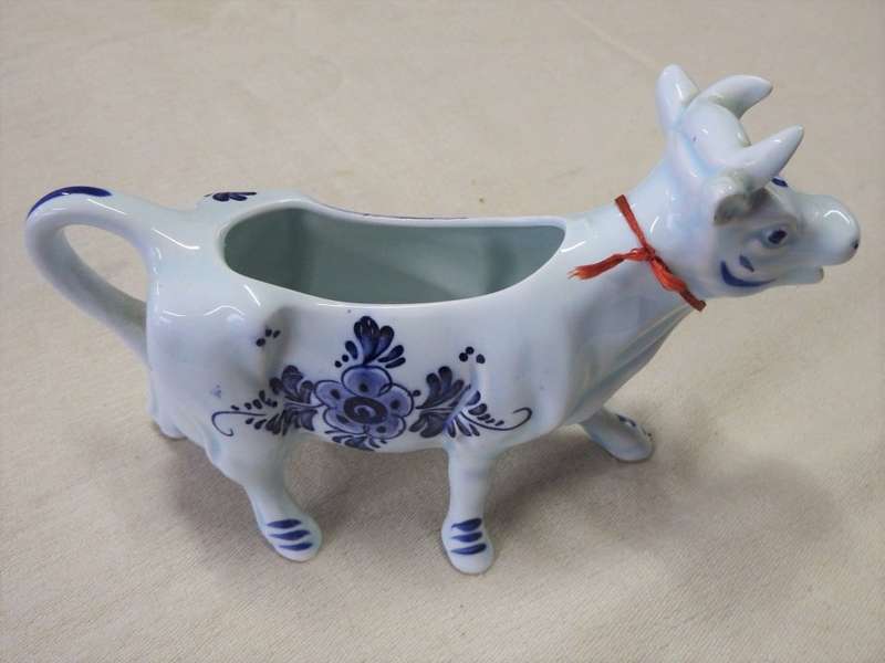 DBL Porcelain cow milk jug