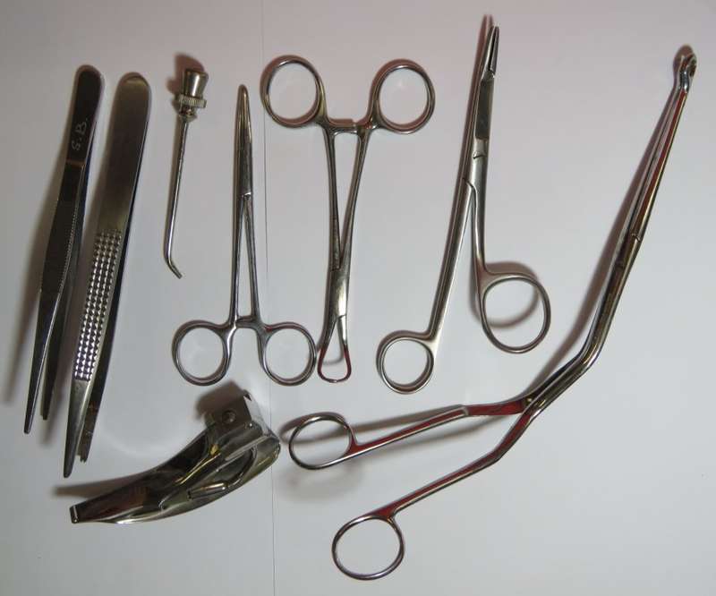 Lot of 8 medical tools