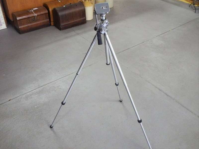 Vintage Velbon MS-3 tripod - Extendable length: 115cm