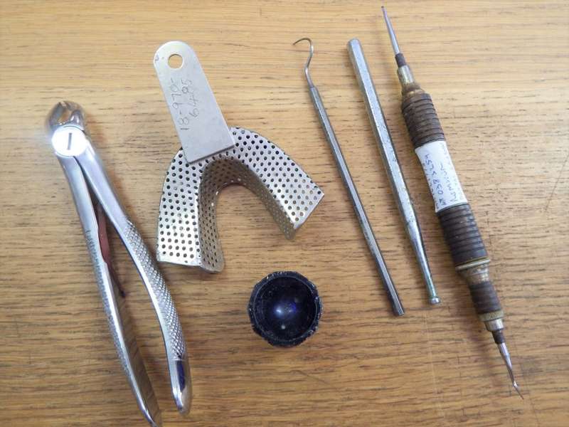 Lot of 6 dentist tools