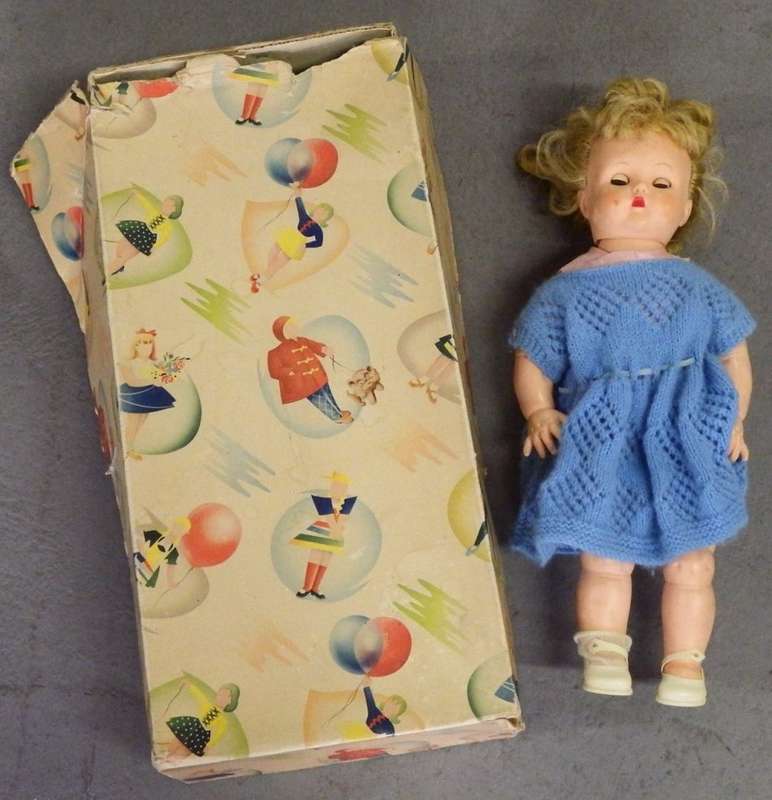 Vintage rubber doll in box - Lid damaged - Box length 47 cm