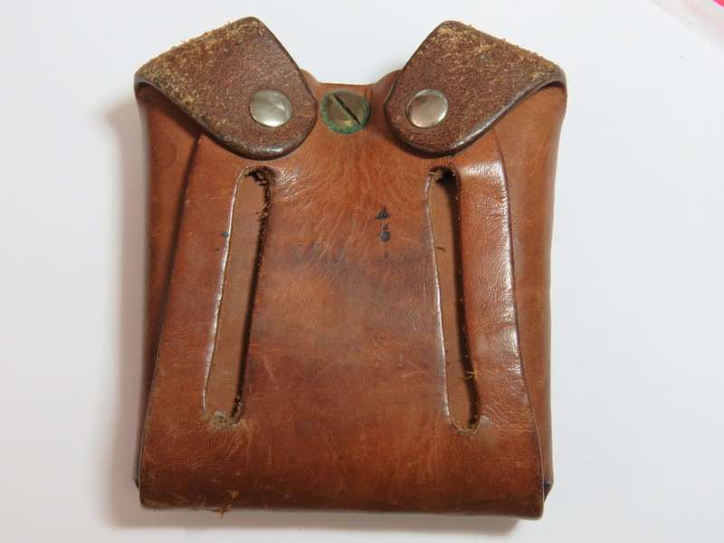 Handmade leather dual magazine pouch