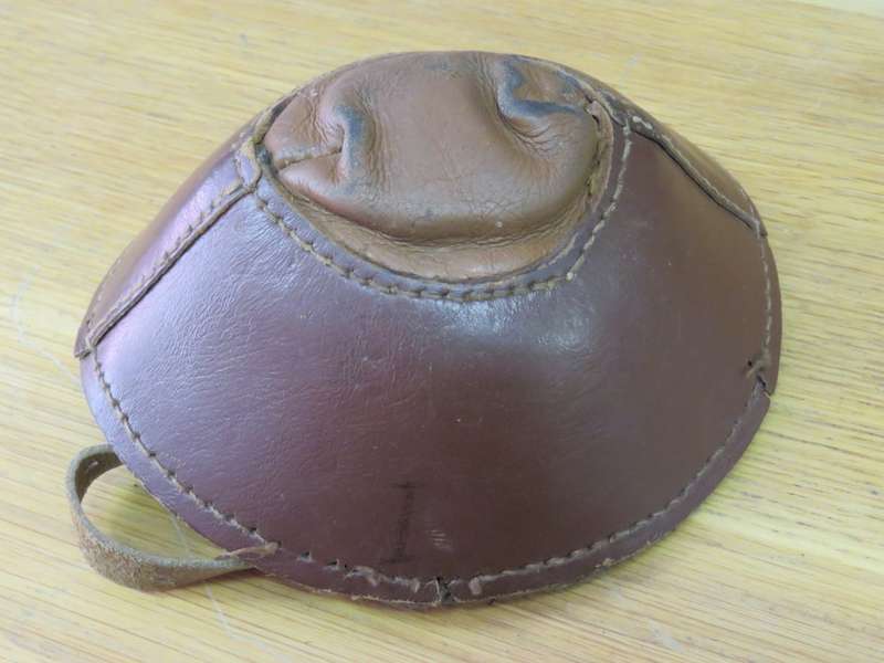 Vintage Leather shooter elbow pad - Buckle straps missing