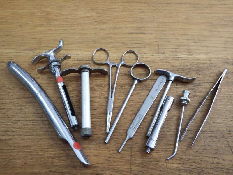 Lot of 9 medical tools
