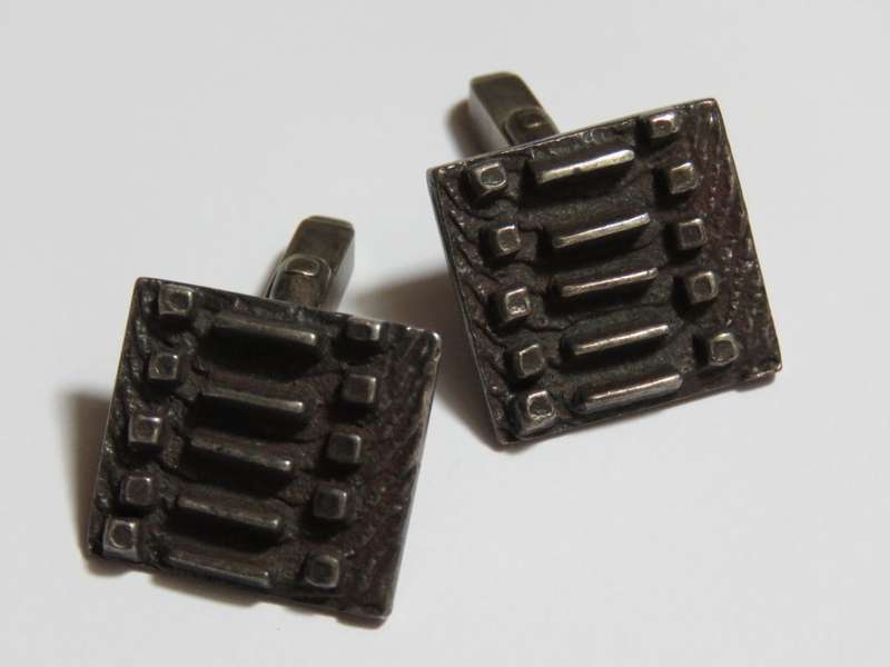 Pair of sterling silver cufflinks - 18.1grams