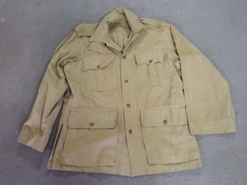 South African UDF khaki jacket - Armpit to armpit: 56cm, Armpit to cuff: 46cm, Back length: 69cm