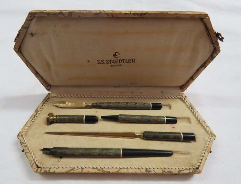 Vintage Staedtler writing set - Fountain pen case cracked