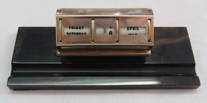 Vintage desk calendar with pen holder sleeve