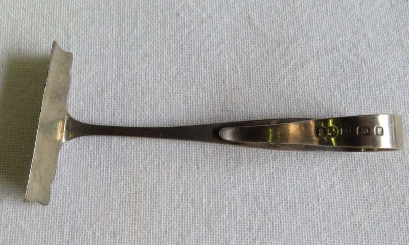 Antique hallmarked silver baby feeding food pusher - Weighs 15,4 grams