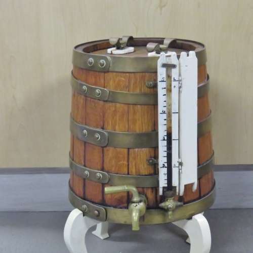 Vintage upright wine barrel with stand - Length 23 cm - Base 23 x 23 cm