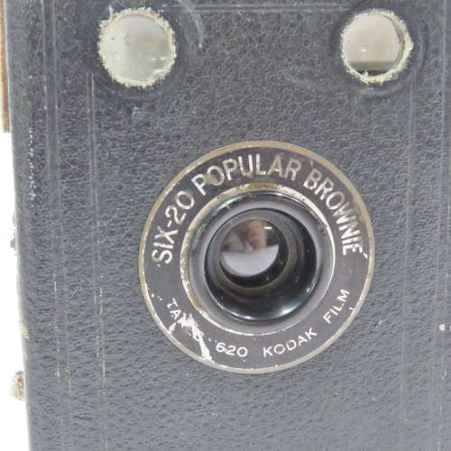 Vintage Kodak Six-20 Popular Brownie box camera