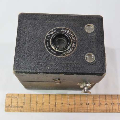 Vintage Kodak Six-20 Popular Brownie box camera