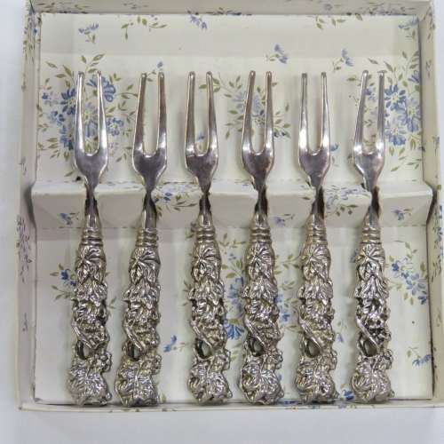 Set of 6 vintage silverplated pickle forks with flower design handles