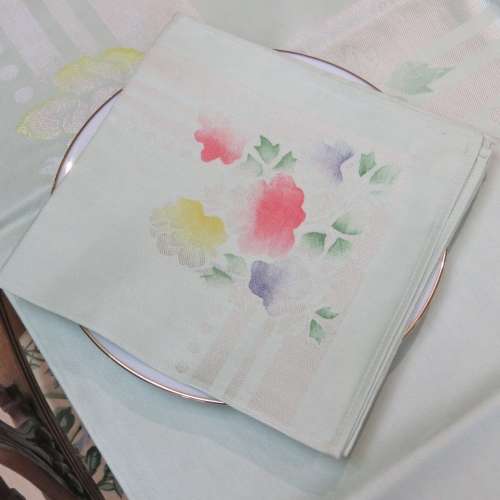 Vintage Damask tablecloth and napkins set - Table cloth 185 x 138 cm - Napkins 38 x 39 cm