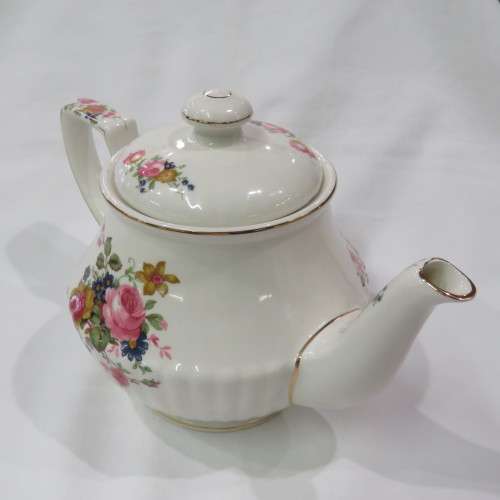 Vintage Sadler flower pattern tea pot