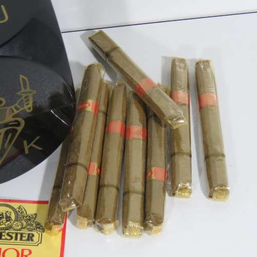 Ritmeester dice shaped cigar case with old cigars
