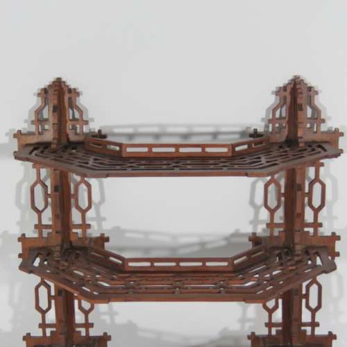 Antique wooden fret work wall hanging triple shelf - Boer War period - Size 44,4 x 42 cm