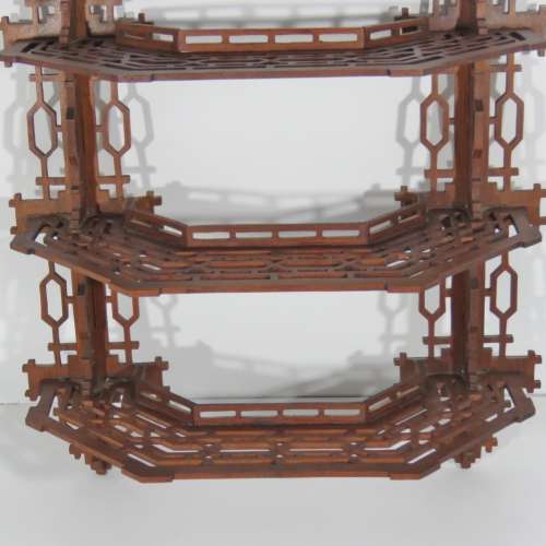Antique wooden fret work wall hanging triple shelf - Boer War period - Size 44,4 x 42 cm