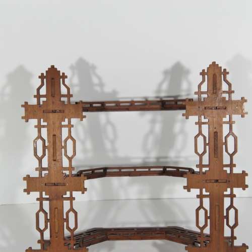 Antique wooden fret work wall hanging triple shelf - Boer War period - Size 44,4 x 42 cm