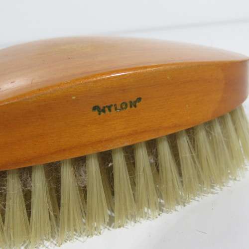 Vintage Nylon brush set in pouch