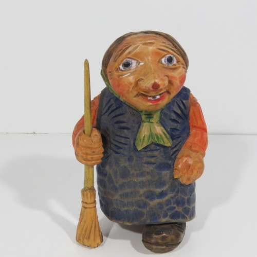 Pair of wooden carved figurines - Man and wife