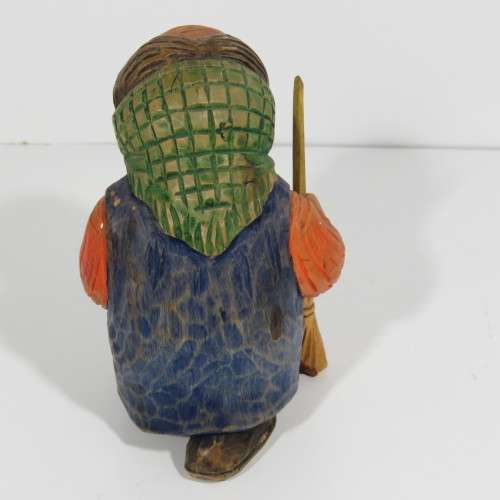 Pair of wooden carved figurines - Man and wife
