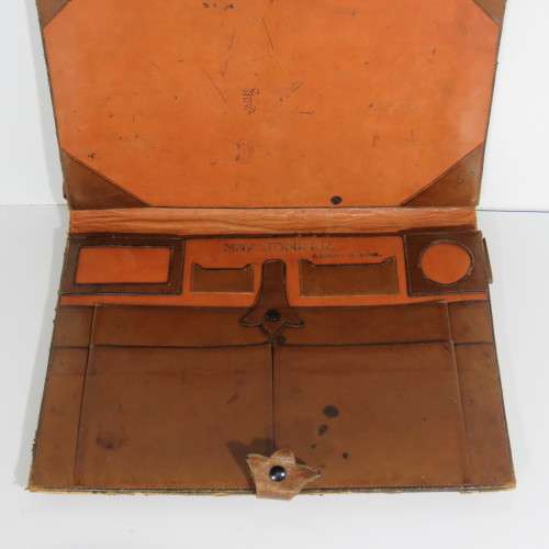 Post WW2 leather document pouch with Egyptian motif - Size 28 x 35 cm